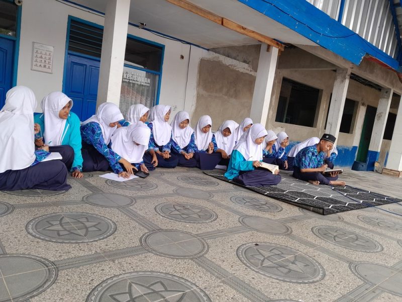 Readathon SMPN 1 Mande Edisi Keagamaan, Seru Plus Dapat Ilmu