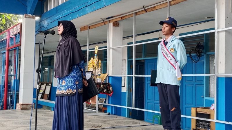 Upacara Bendera di SMPN 1 Mande: Inspirasi Panca Prasetya dan Unjuk Prestasi Pramuka